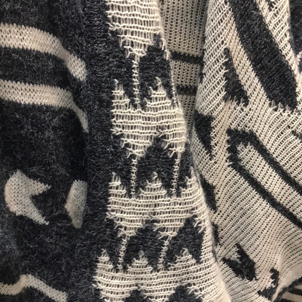 Cardigan - Picture 5 of 6